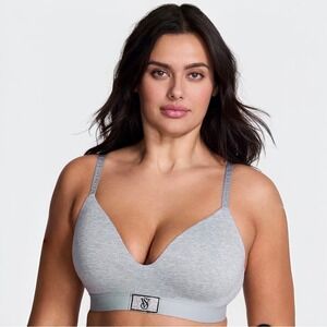 Victoria's‎ Secret THE T-SHIRT Lightly Lined Wireless Bra-40DD-NWT